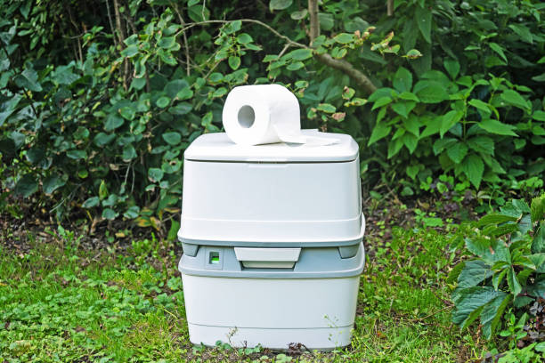 Best Portable restroom solutions  in Dundee, FL