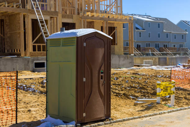 Portable Toilet Options We Offer in Dundee, FL